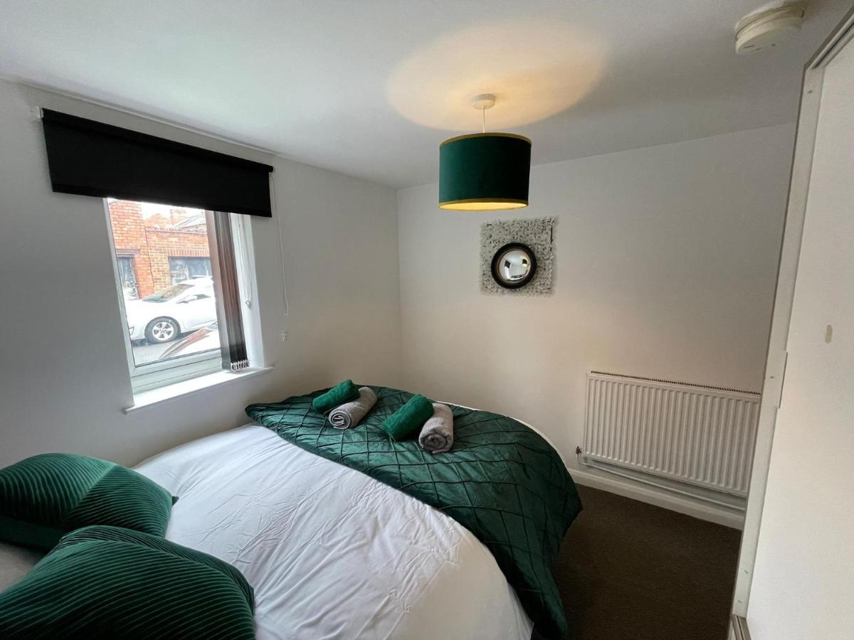 1 Bed @ Factory Quater - Chard St Apartment